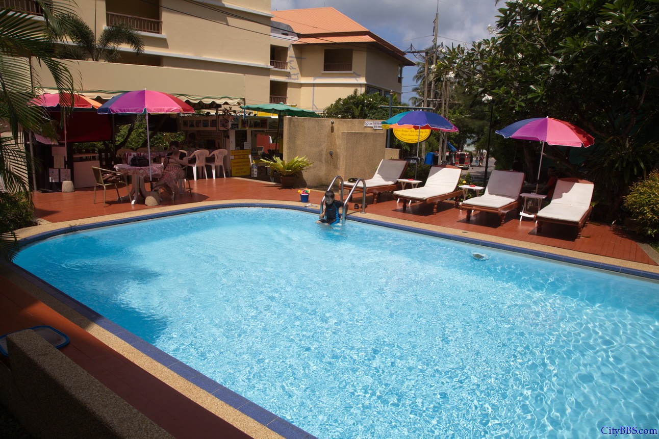 2012泰国清迈-曼谷-华欣-甲米-普吉-华欣-清迈3500公里自驾游之普吉Phuket芭东Patong海滩 ... ... ... ... . ... 2012泰国清迈-曼谷-华欣-甲米-普吉-华欣-清迈3500公里自驾游之普吉Phuket芭东Patong海滩 ... ... ... ... . ...