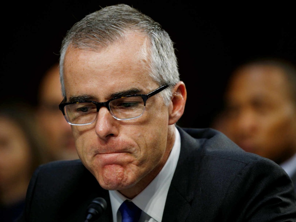 再过24多小时就退休 美国FBI副局长深夜被炒