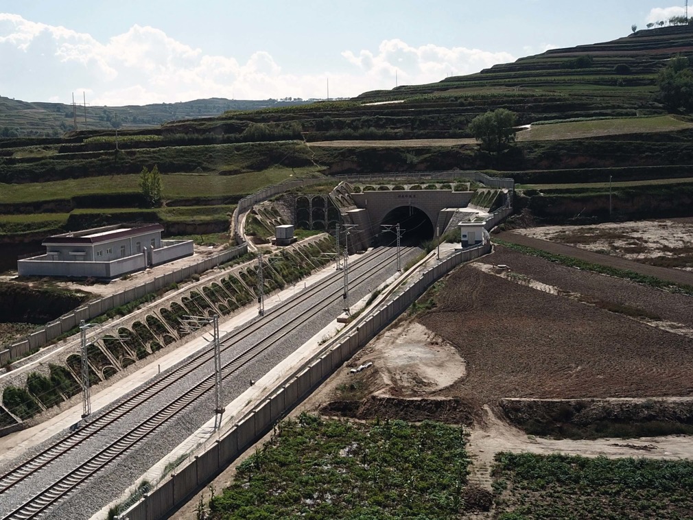 兰渝铁路胡麻岭隧道