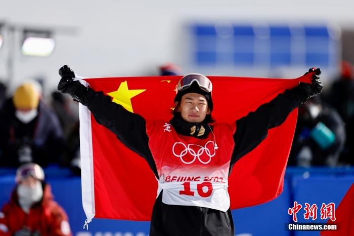 17岁中国小将苏翊鸣获得银牌创造历史