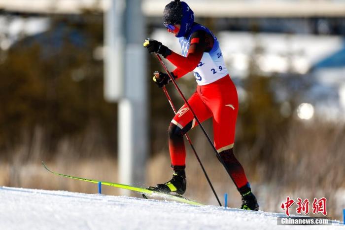 中国选手迪妮格尔·衣拉木江第43名完赛