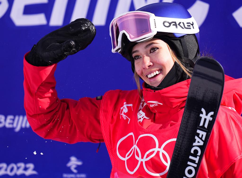 谷爱凌获冬奥自由滑雪女子坡面障碍技巧银牌