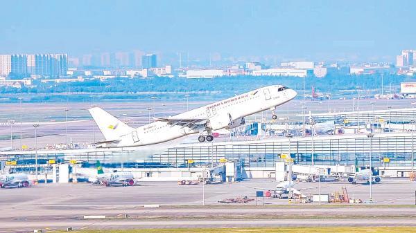 国产商飞首架交付大飞机C919首飞试验成功