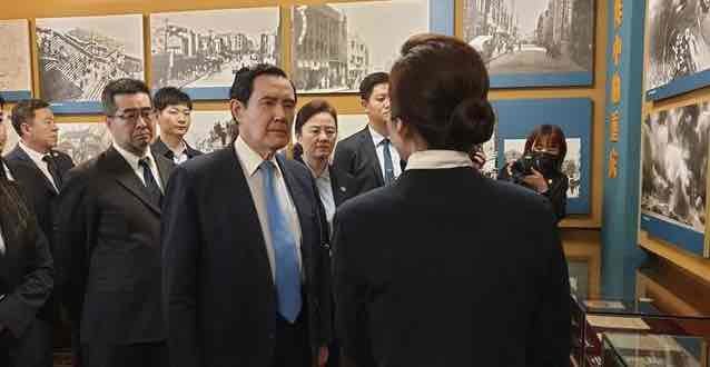 当天下午,马英九一行还参观了重庆抗战遗址博物馆。这是西南地区保存最完好、规模最宏大的抗战遗址群 ... 当天下午,马英九一行还参观了重庆抗战遗址博物馆。这是西南地区保存最完好、规模最宏大的抗战遗址群 ...