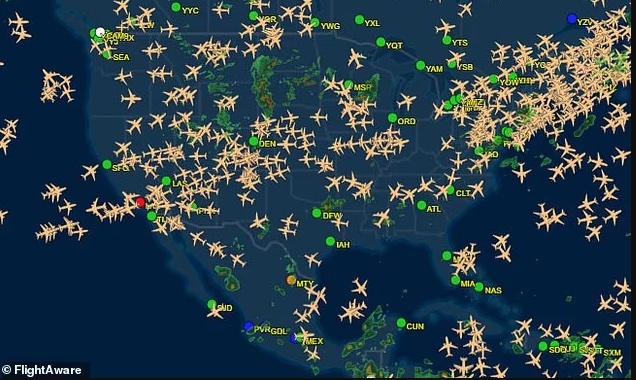 行李堆积如山全美机场半瘫痪国庆出行如噩梦